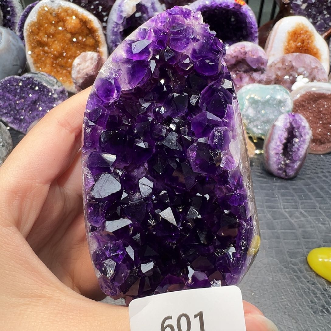 紫晶未镶嵌珠宝半成品