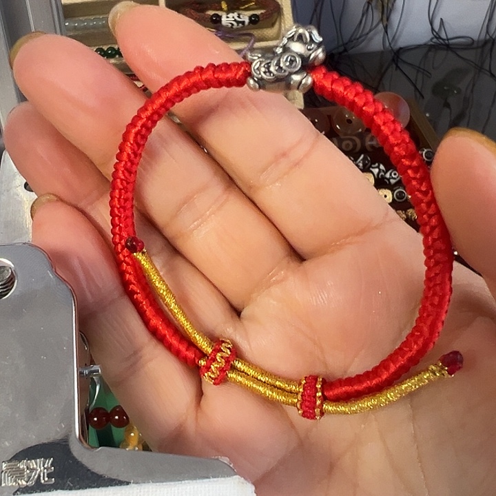 本历年红绳银饰小马