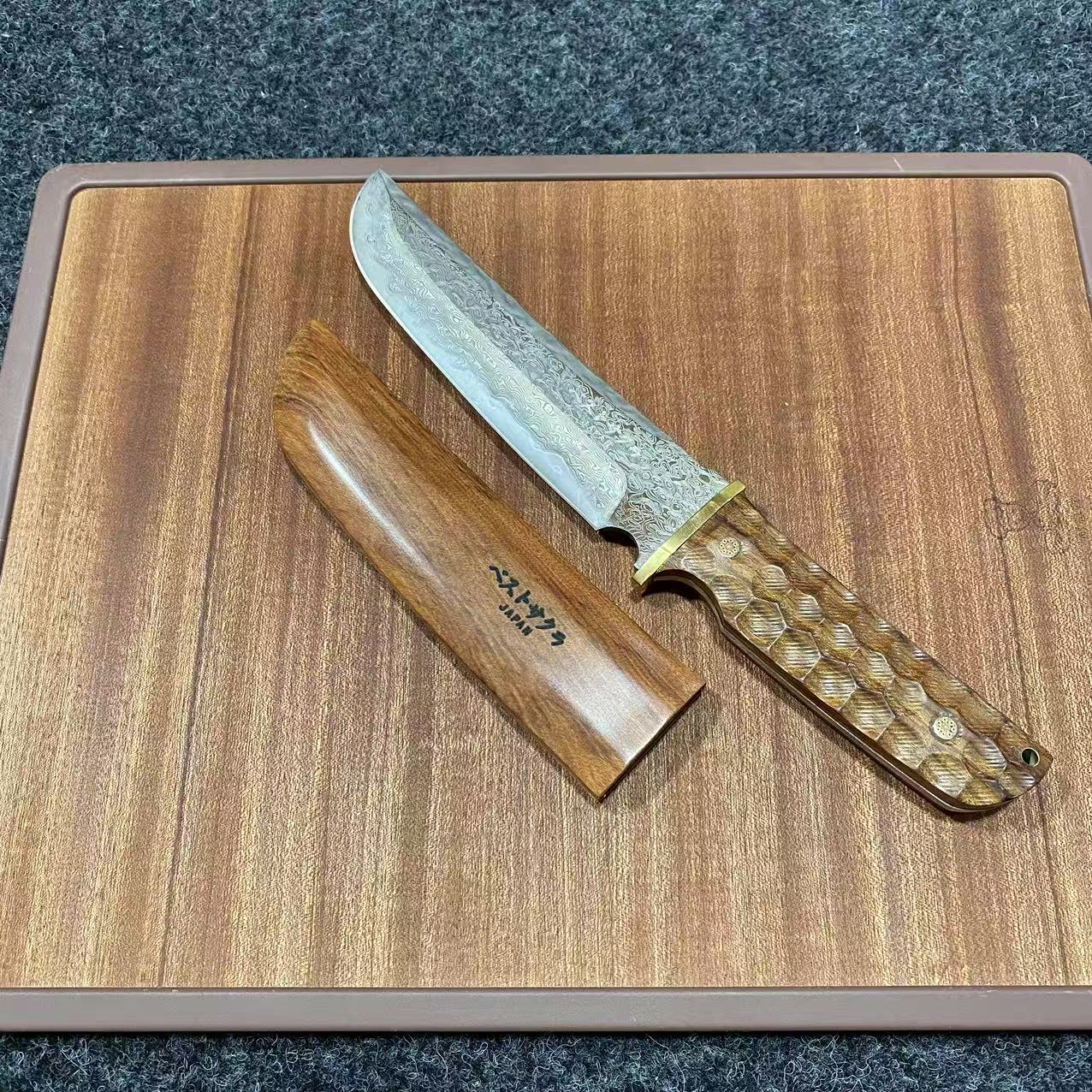 家用户外多功能手把肉分割屠宰刀锋利无比，只能切不能砍