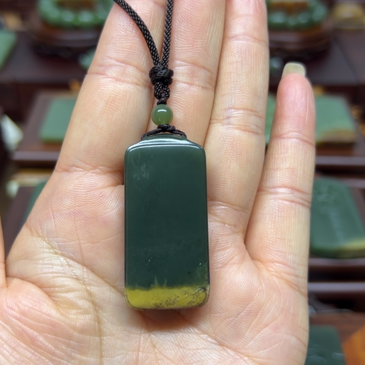 【闪购商品】颈饰未镶嵌岫岩河磨玉（透闪石质玉）小平安牌