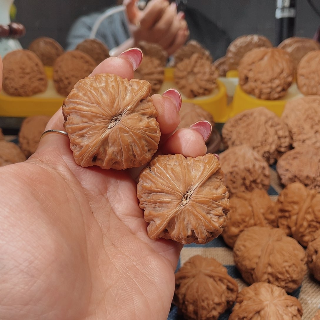 吊坠文玩核桃张42铁锤