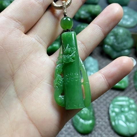 【闪购商品】颈饰未镶嵌和田玉