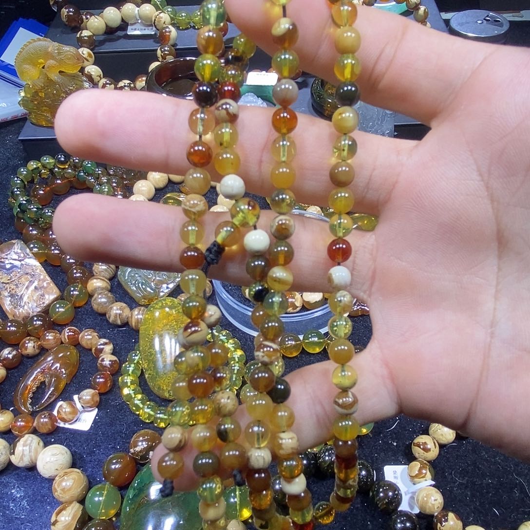 未镶嵌琥珀珠宝奇石