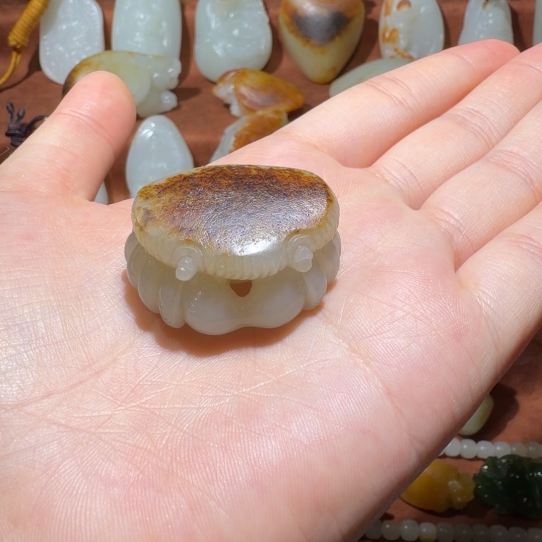 超***伟和田玉未镶嵌颈饰