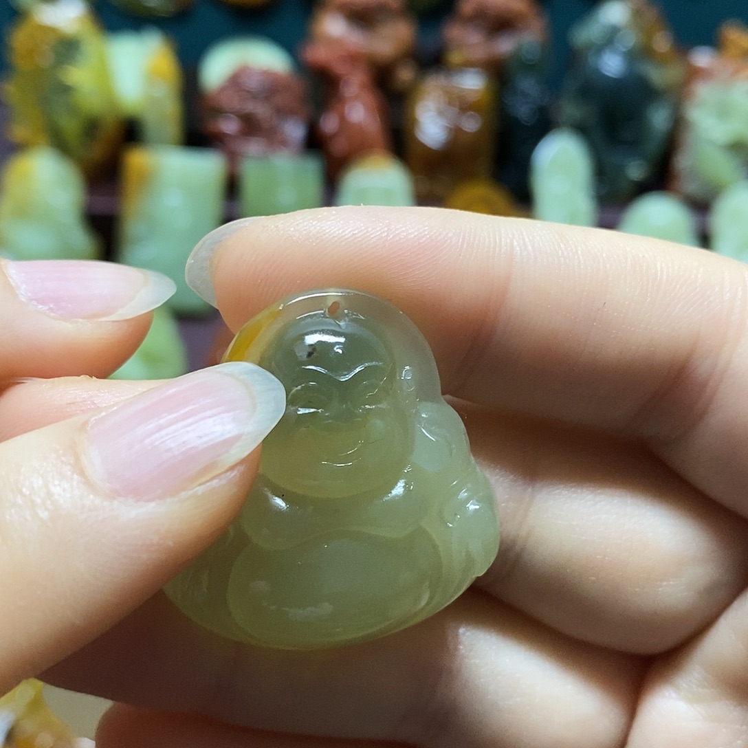 岫玉未镶嵌吊坠(赠链)微瑕