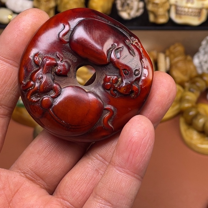 驼骨摆件人攻击样子