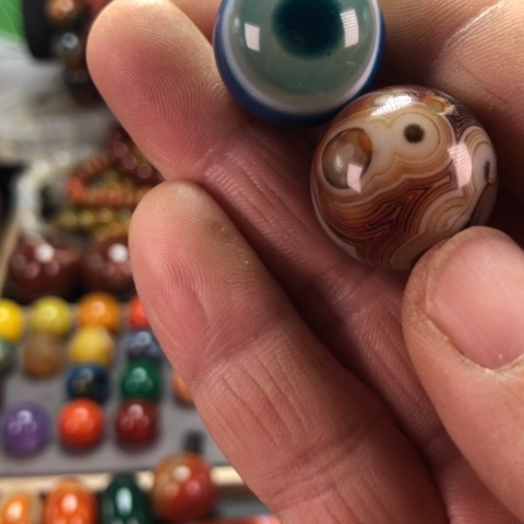 未镶嵌颈饰玛瑙/玉髓?*豁