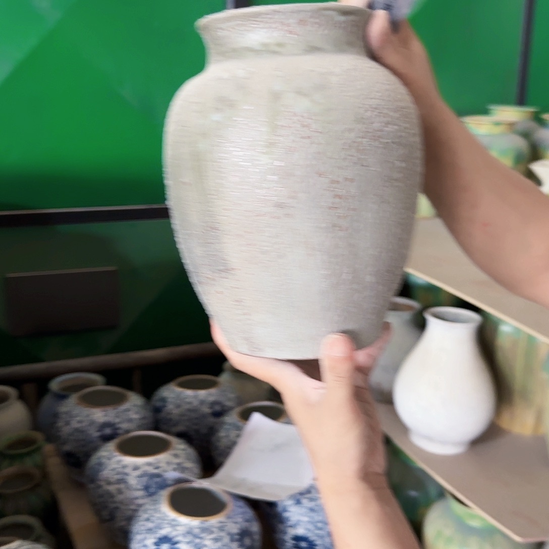 景德镇陶瓷花瓶微瑕