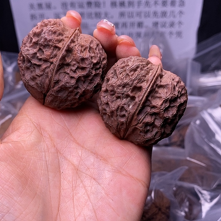 把件文玩核桃云南野生铁核桃129号43mm