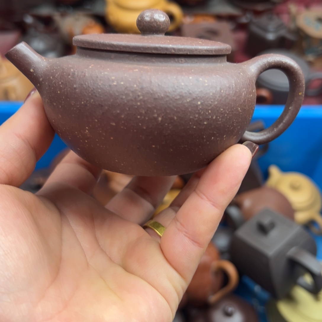 紫砂茶壶紫砂的………………