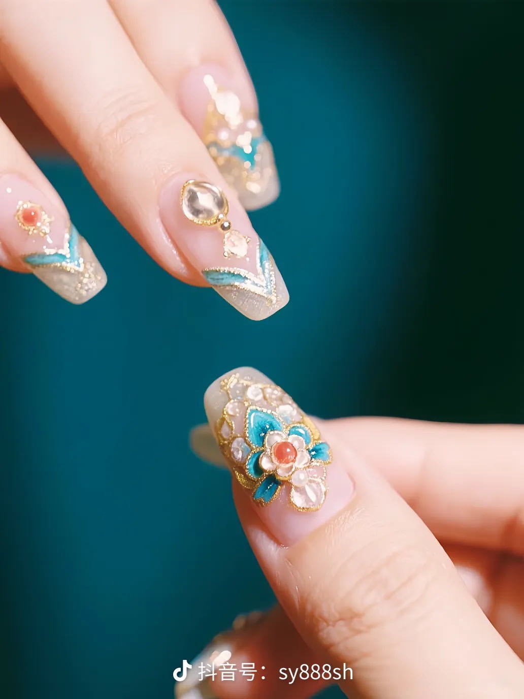 纯手工穿戴甲掐丝珐琅玻璃珠猫眼花瓣显白气质国风美甲