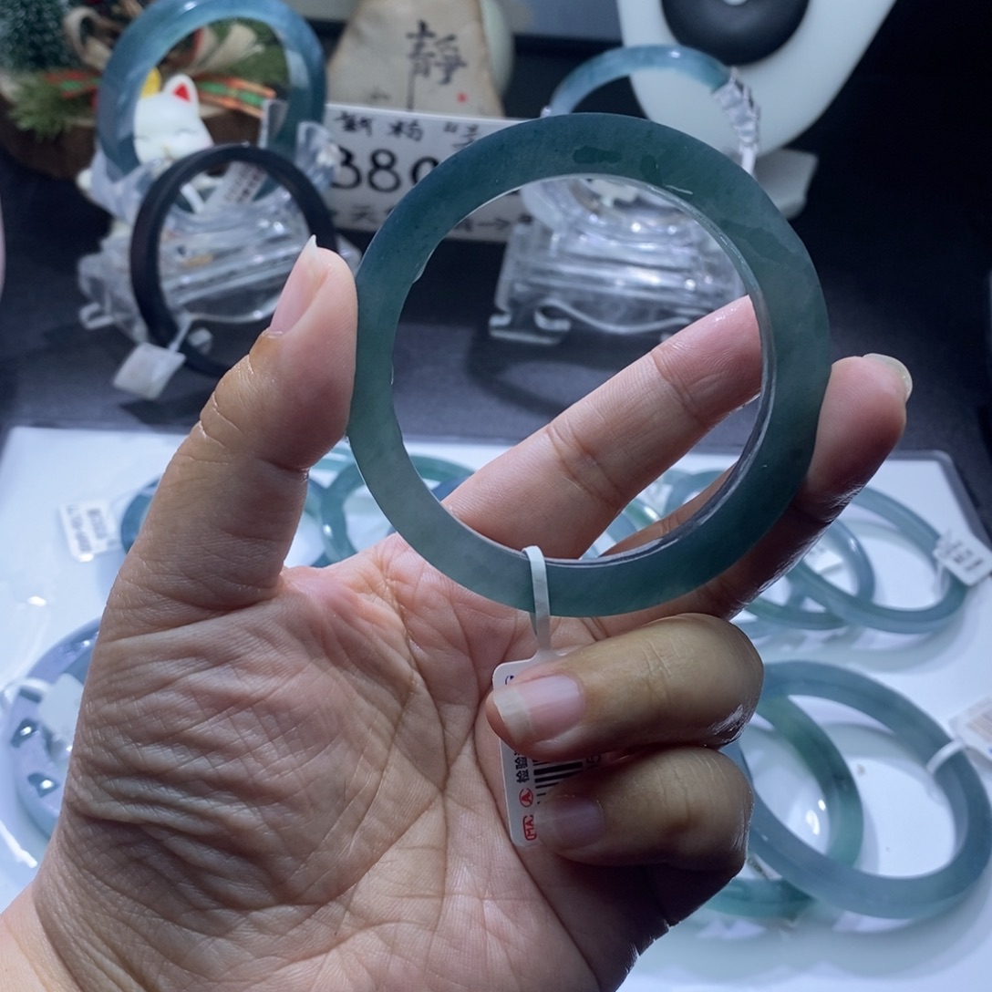 定制翡翠未镶嵌手镯潭水蓝绿渐变