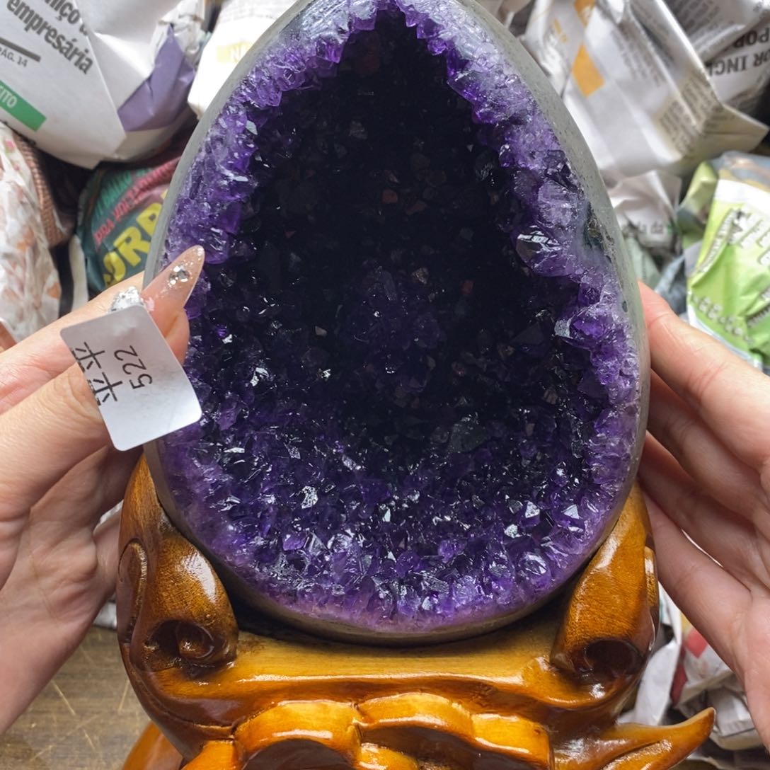 紫晶乌拉圭未镶嵌