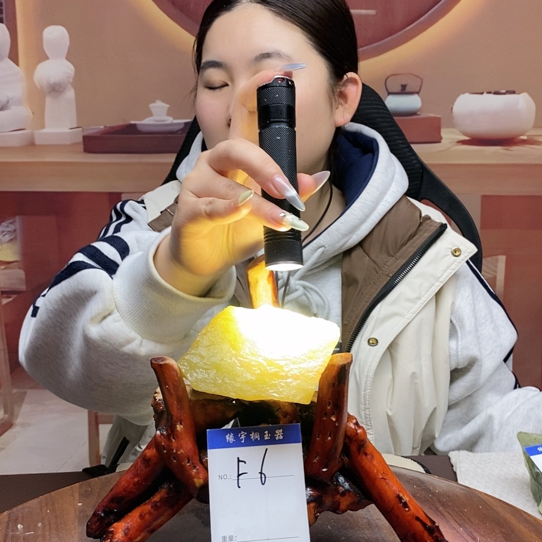 蛇纹石玉原石未镶嵌