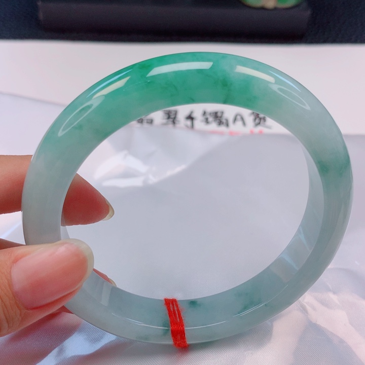 翡翠未镶嵌手镯63圈