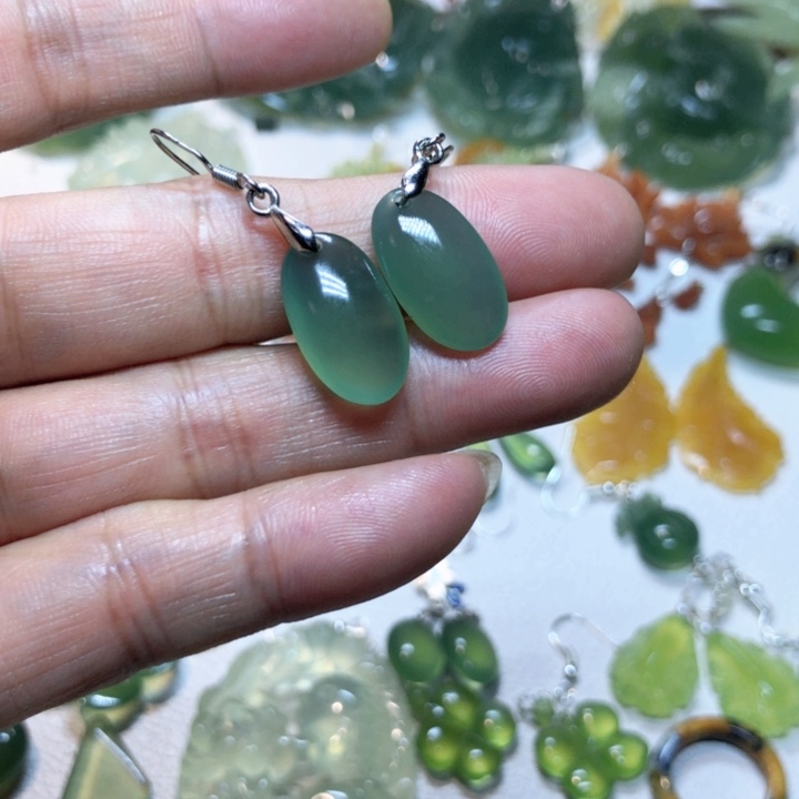 【闪购商品】蛇纹石玉耳环未镶嵌
