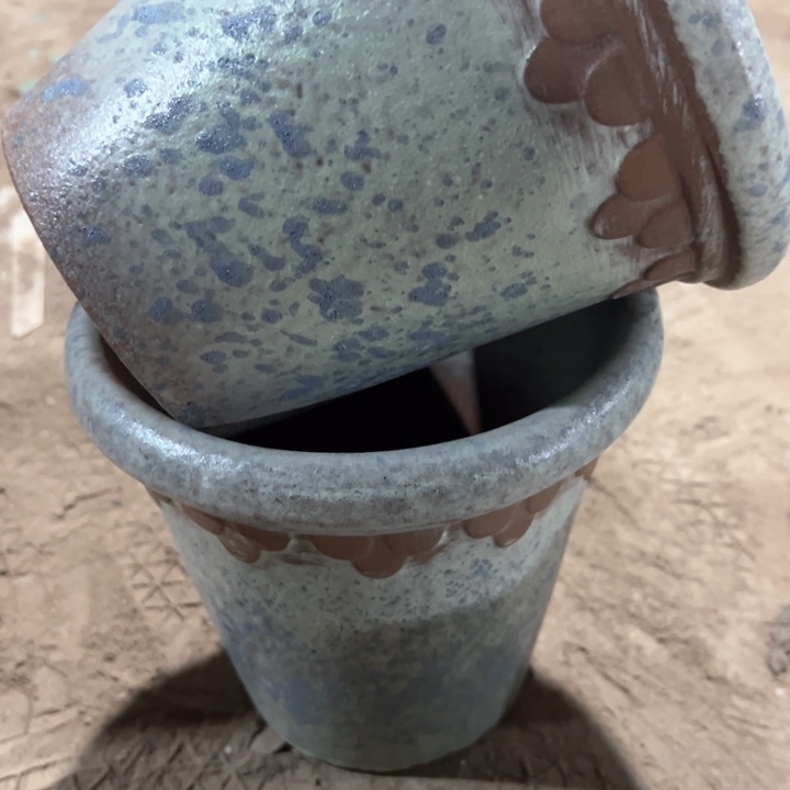 红陶瑕疵17-16两个