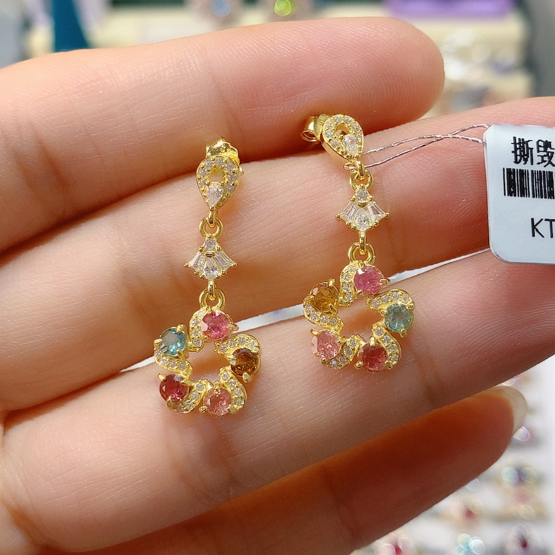 小***宇银S925镶嵌碧玺耳钉耳钉