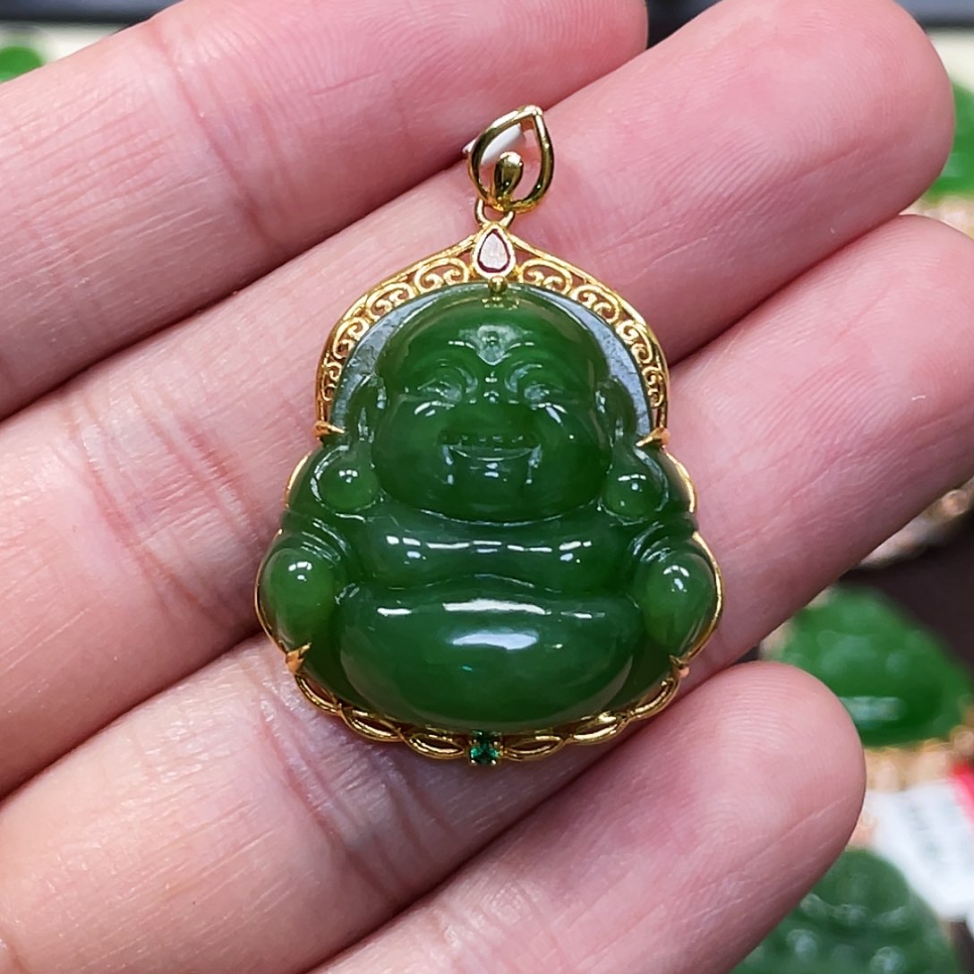和田玉（碧玉）颈饰18K金镶嵌佛公25mm