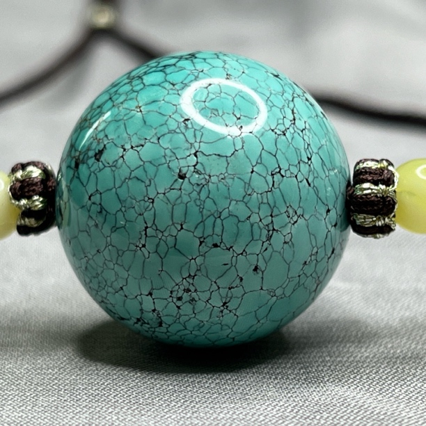 原矿绿松石网花纹圆珠锁骨，直径25mm重23克