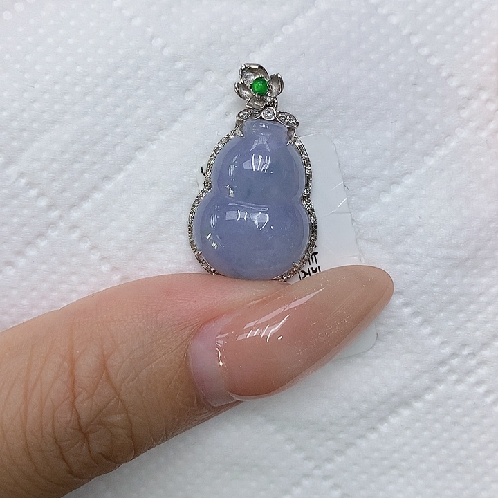 颈饰18K金镶嵌翡翠