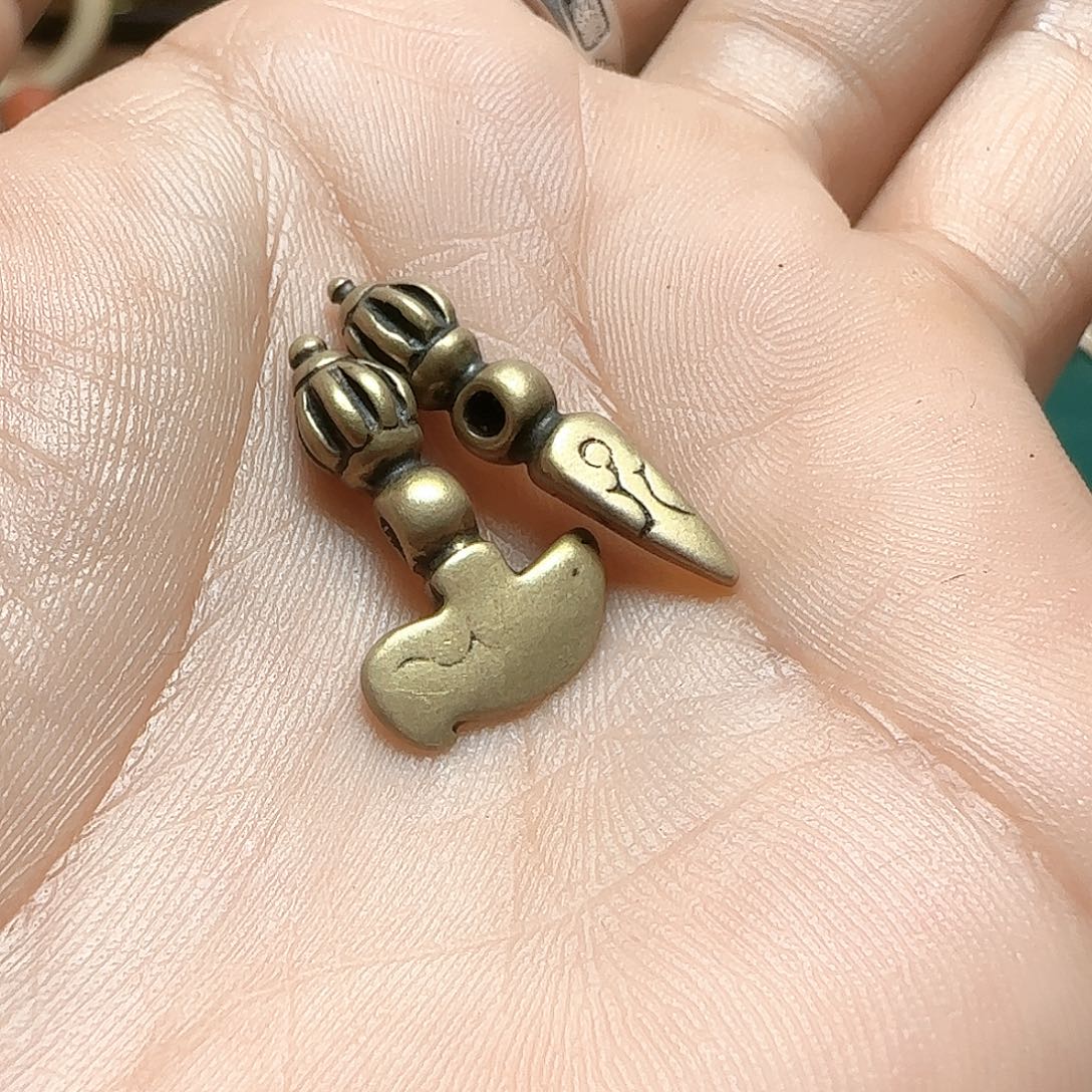 小***。牌……………………………………