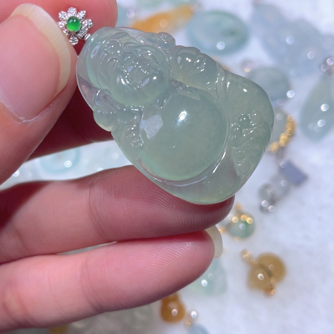 翡翠18K金镶嵌颈饰翡翠