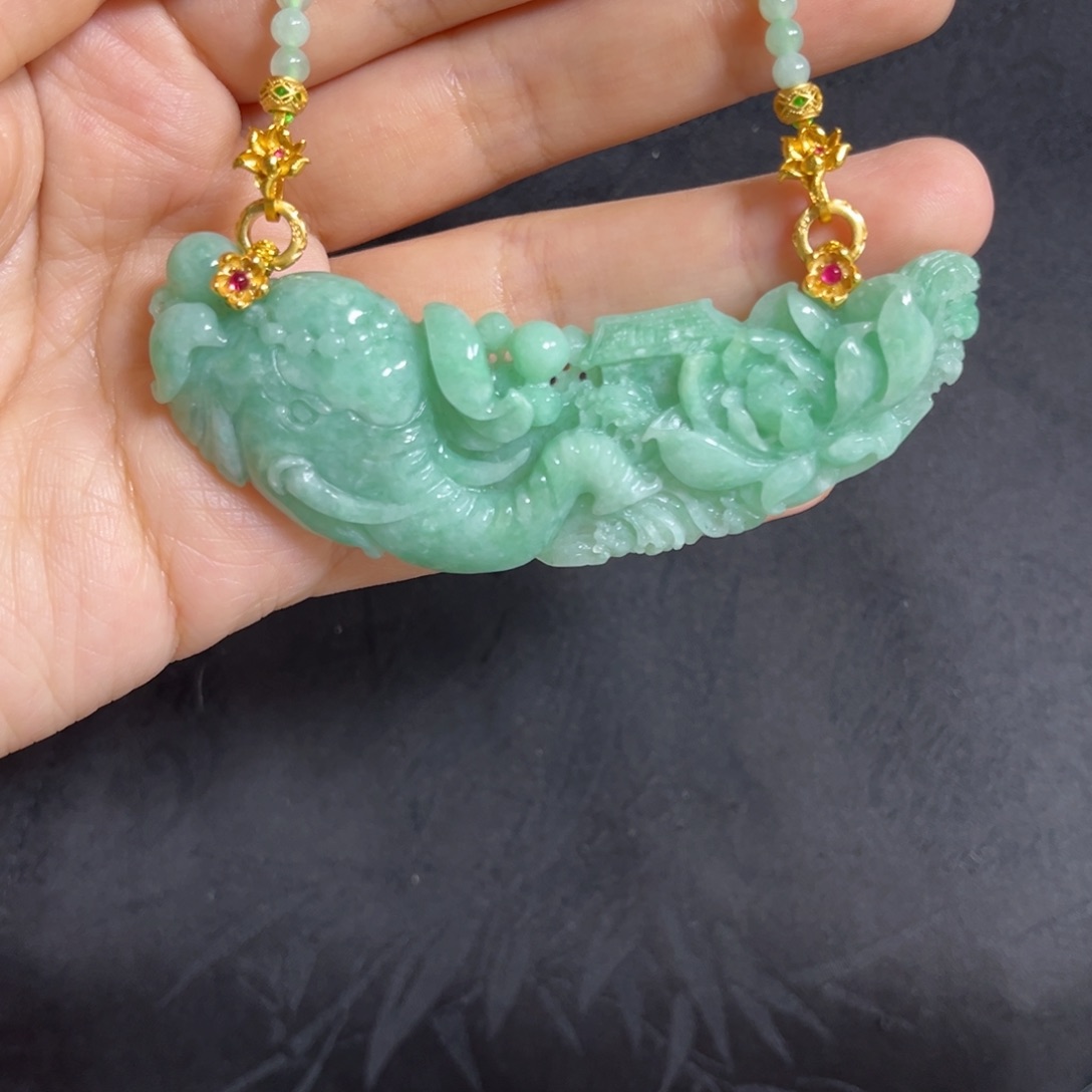 翡翠颈饰未镶嵌天然