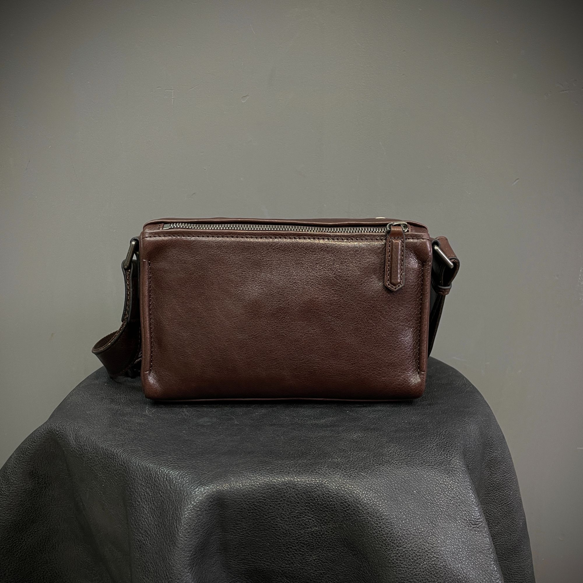 【米鹿皮具】头层牛皮（17001）单肩斜挎包简约 尺寸长22.5高15底7.5