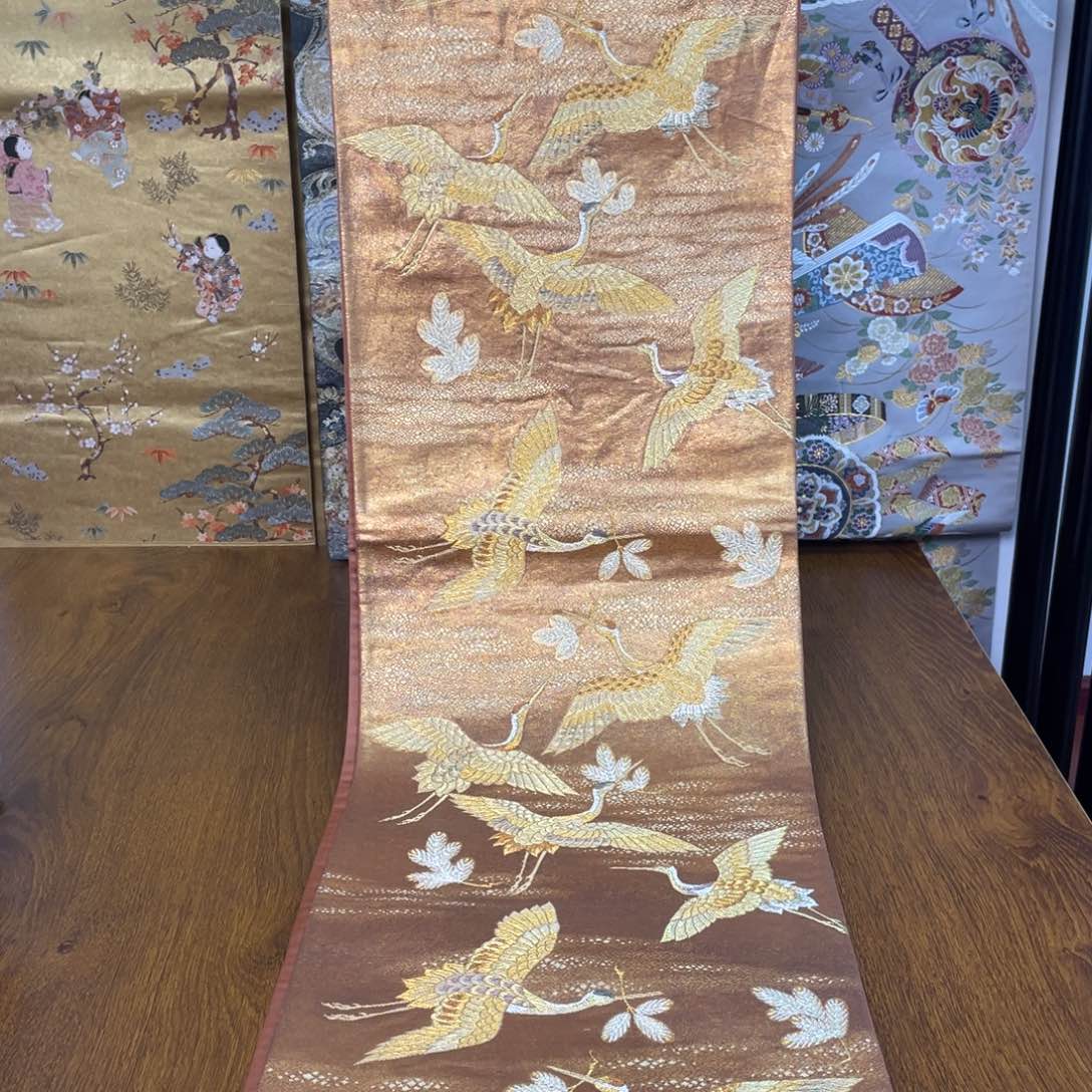 织绣引箔金织仙鹤