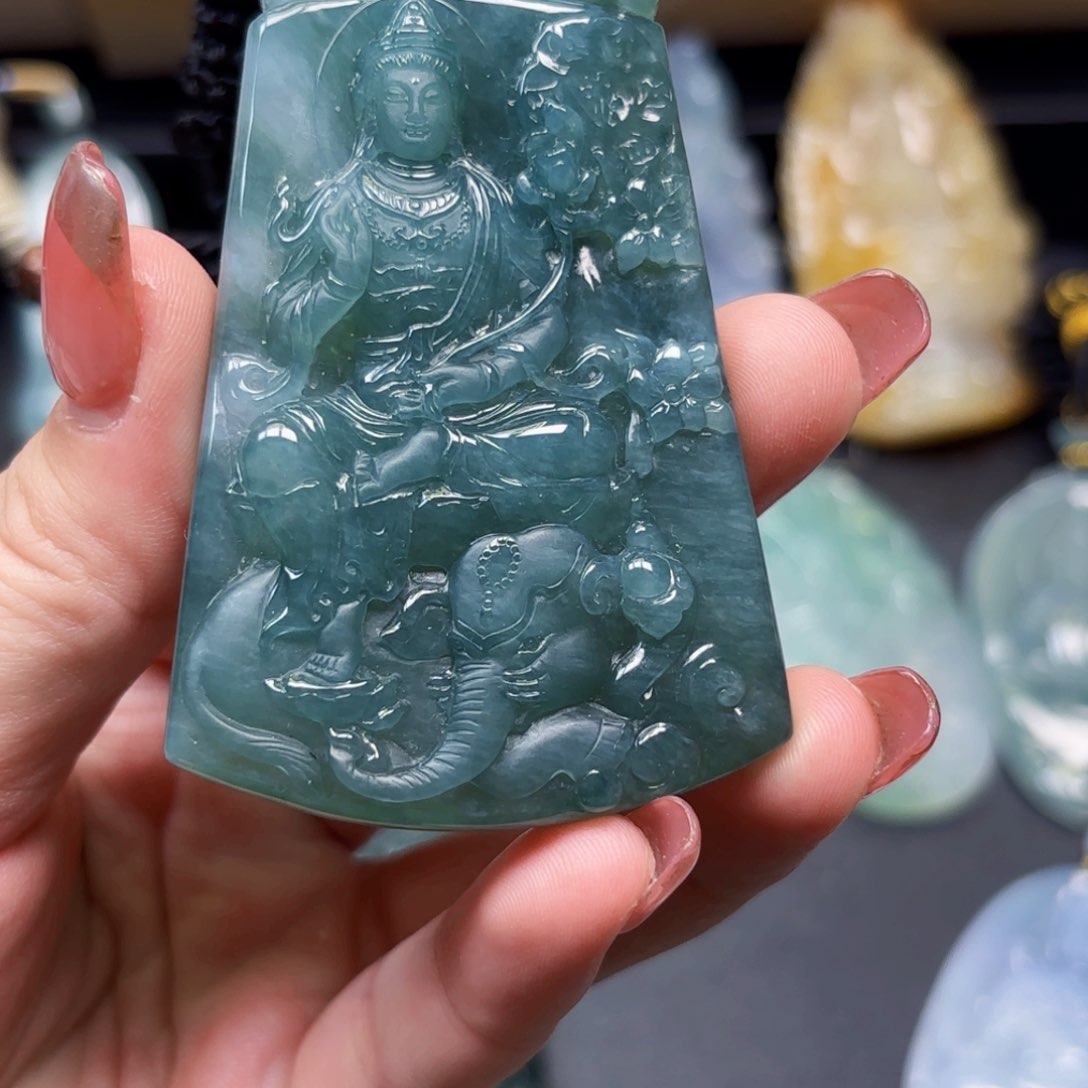 翡翠未镶嵌颈饰普贤