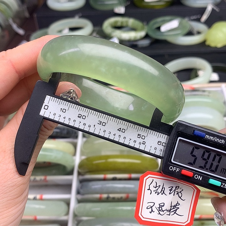 蛇纹石玉手镯未镶嵌925