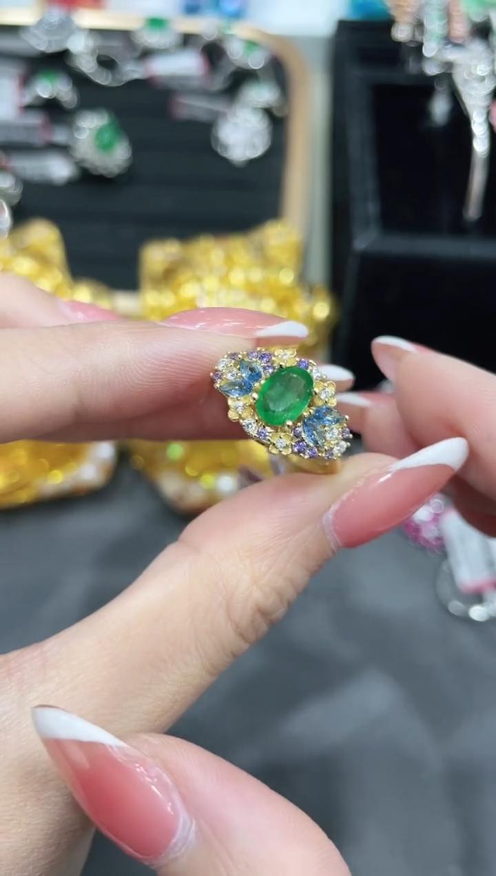 S925银镶嵌祖母绿戒指