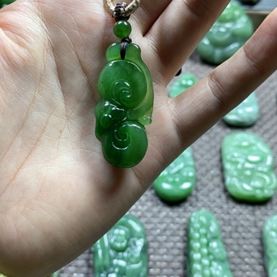 【闪购商品】颈饰未镶嵌和田玉