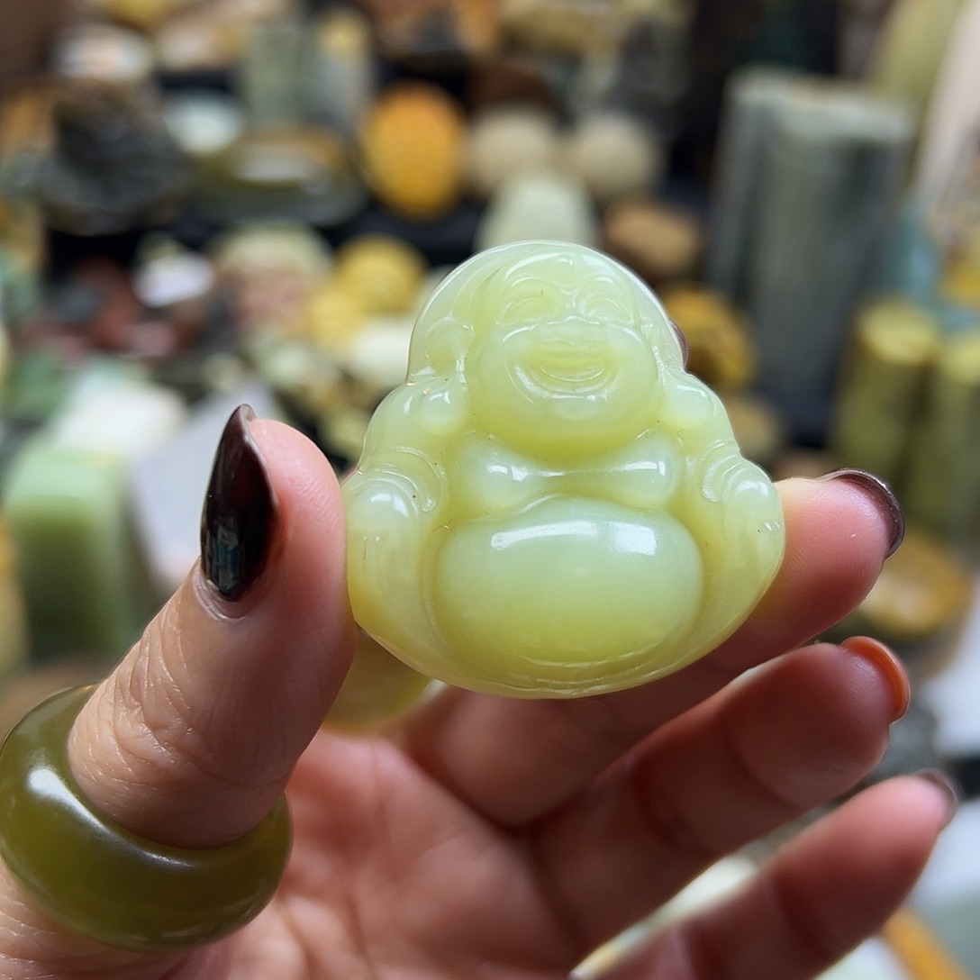 岫玉未镶嵌颈饰辽阳料笑佛