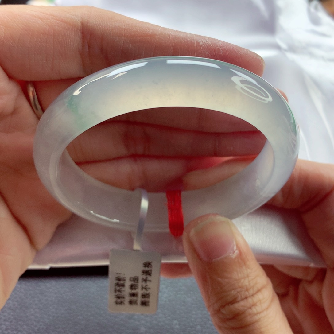 翡翠未镶嵌手镯（贵妃镯）48-50圈高冰玻璃种A