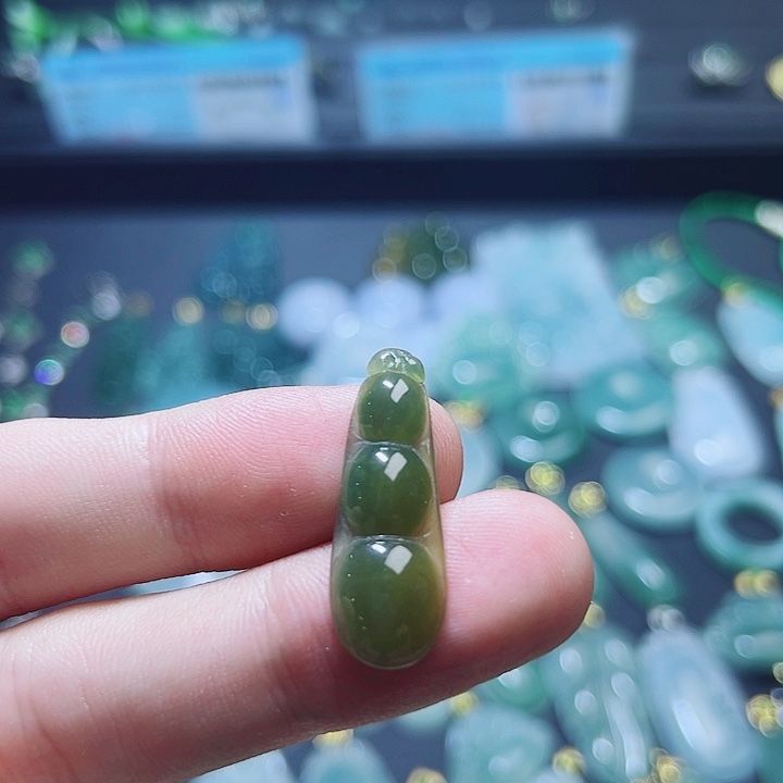 颈饰未镶嵌翡翠翡翠