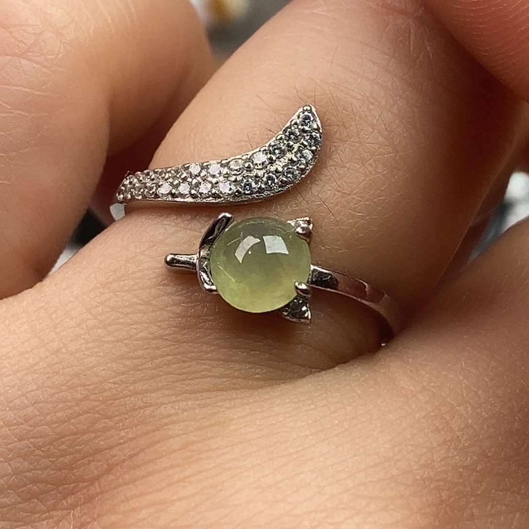 翡翠未镶嵌戒指翡翠