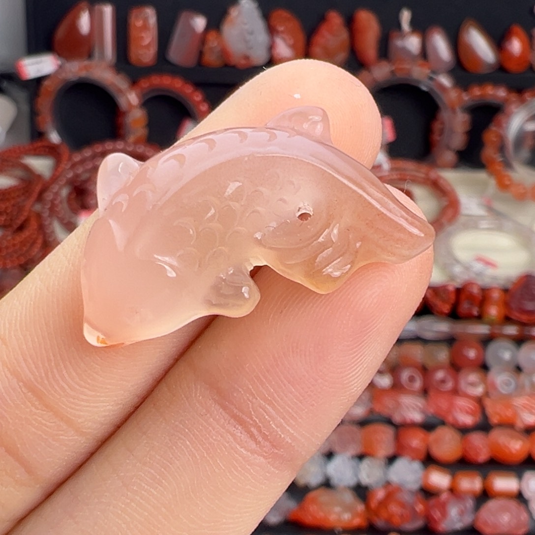 南红玛瑙未镶嵌颈饰锦鲤