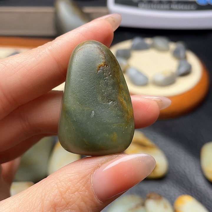 和田玉颈饰未镶嵌6