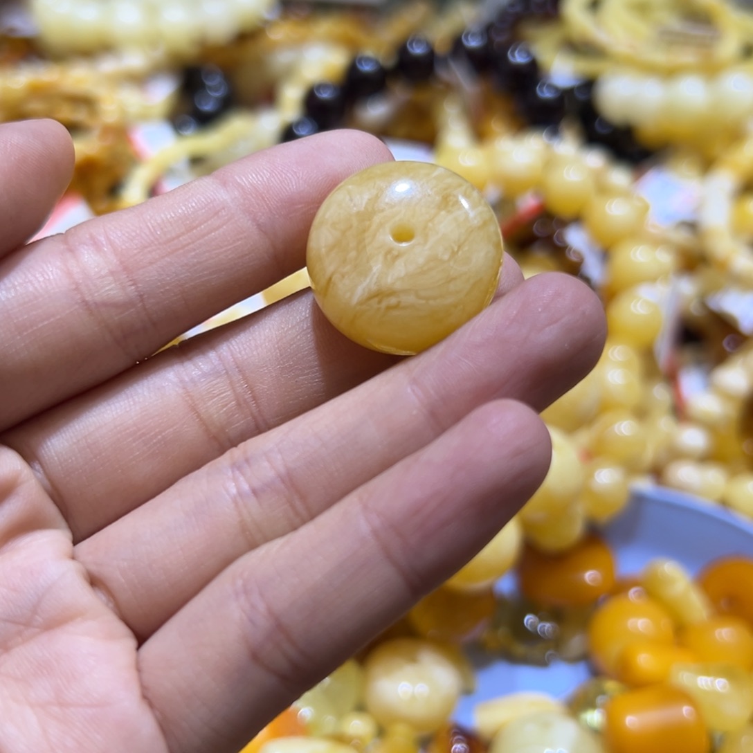 琥珀珠宝奇石未镶嵌