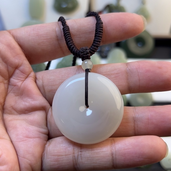 吊坠(赠链)未镶嵌和田玉666