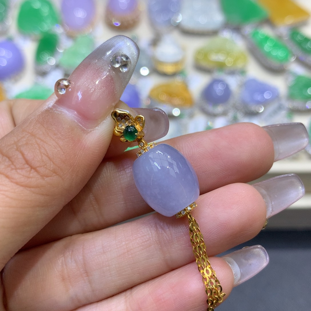 翡翠颈饰18K金镶嵌翡翠