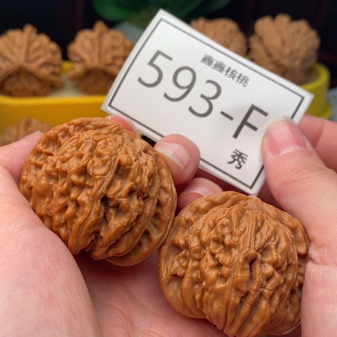 文玩核桃把件汉高楼43