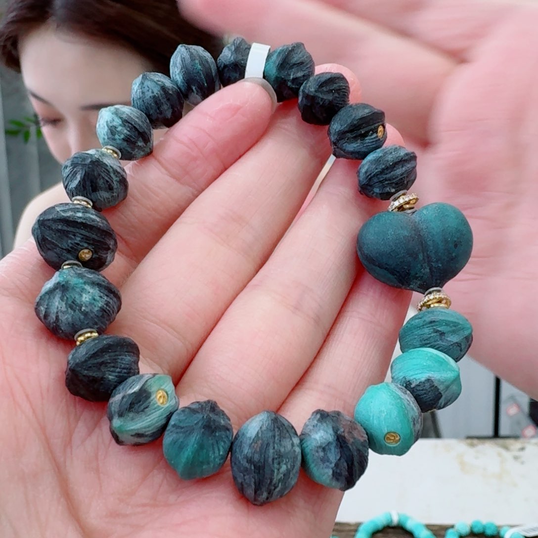 未镶嵌绿松石珠宝奇石