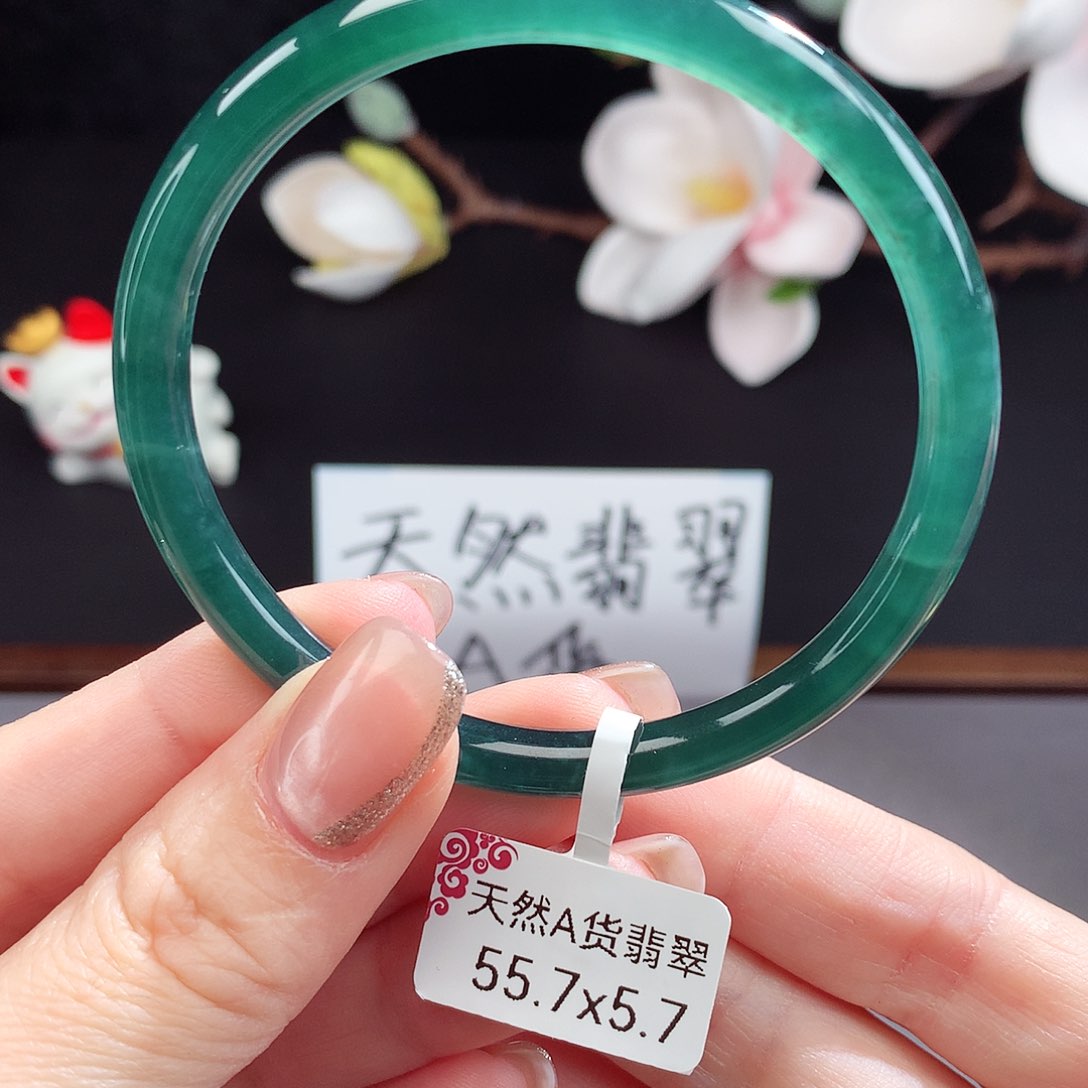 翡翠手镯（圆镯）未镶嵌