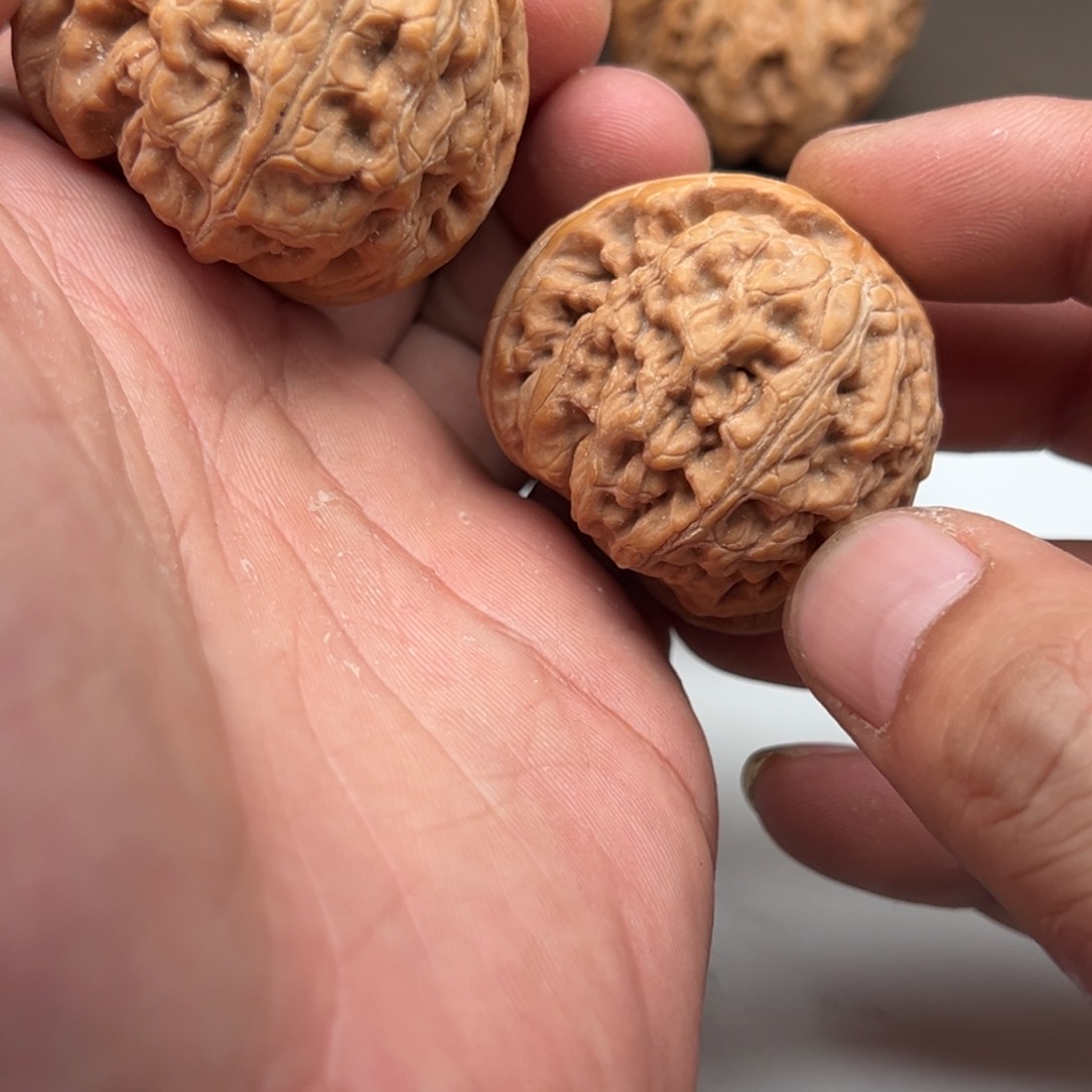 文玩核桃把件红锦鲤46