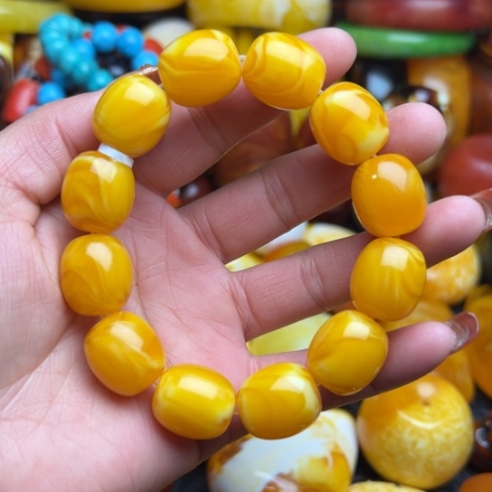 琥珀手串未镶嵌蜜蜡