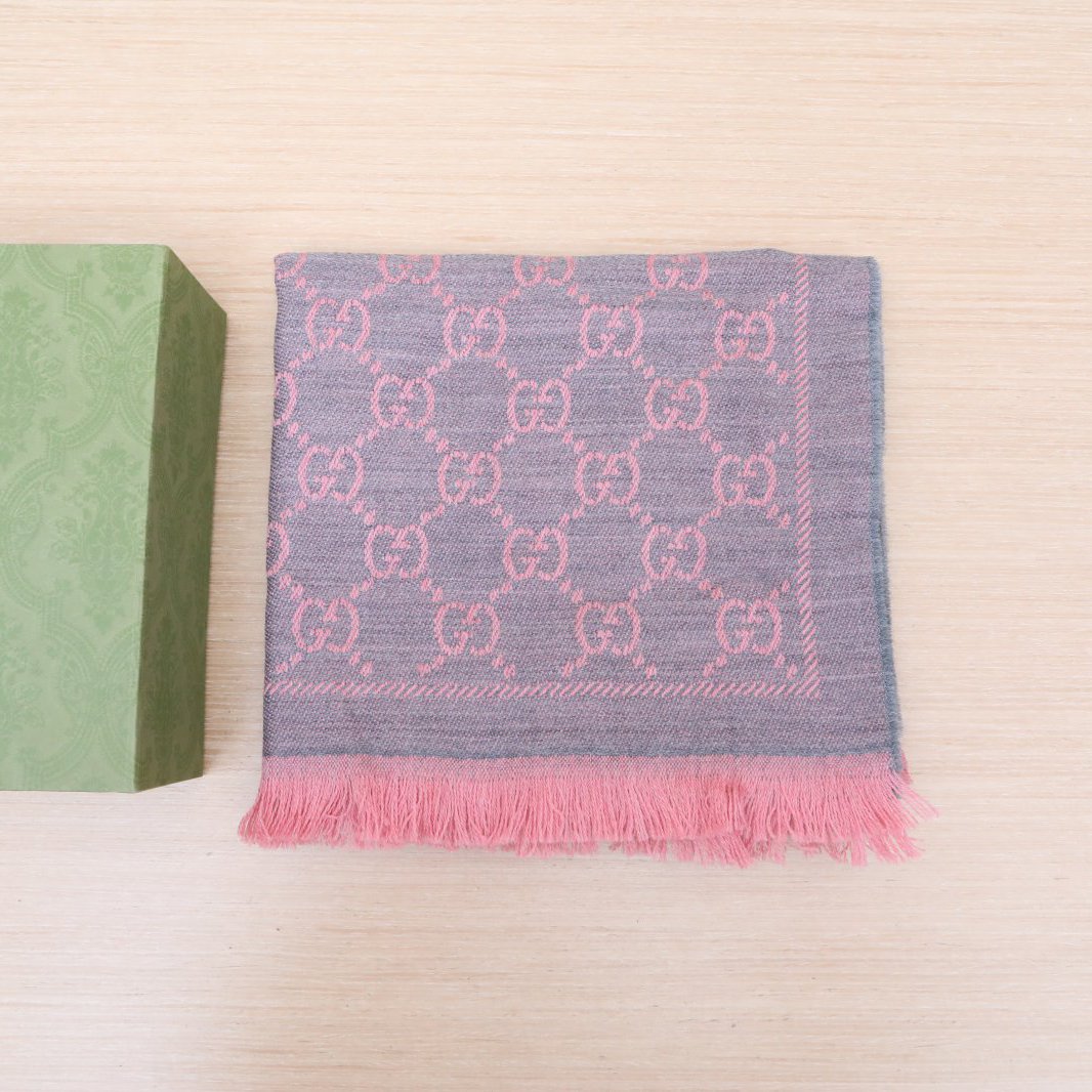 99新 GUCCI/古驰  灰粉色 羊毛 满印老花 围巾P205335987