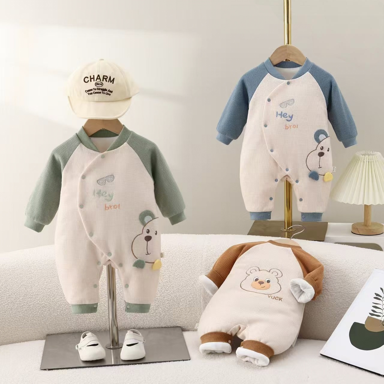 40g春款新生儿连体衣夹棉婴儿蝴蝶衣保暖0-3个月眼睛熊宝宝加厚